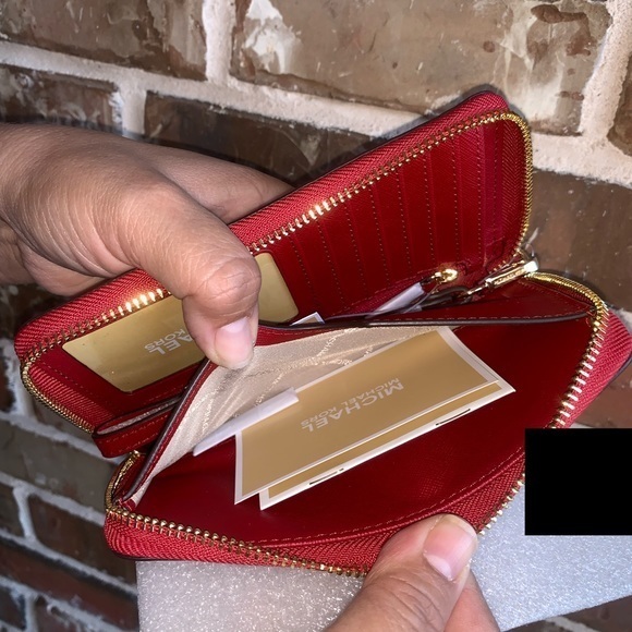 OFFERS? NEW Michael Kors LG Phone Wristlet Wallet - Picture 4 of 5